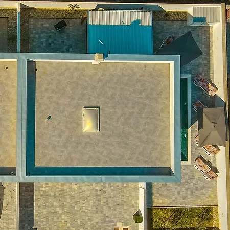 Valora Villa Vir