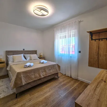 Villa Valora Vir